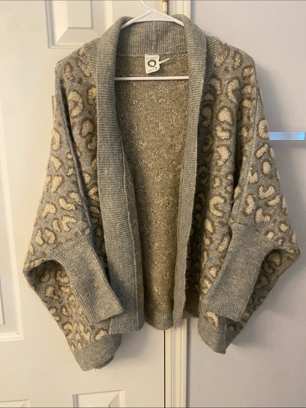Akemi + Kin Open-Front Leopard Print Cardigan Sweater - Gray/Cream
